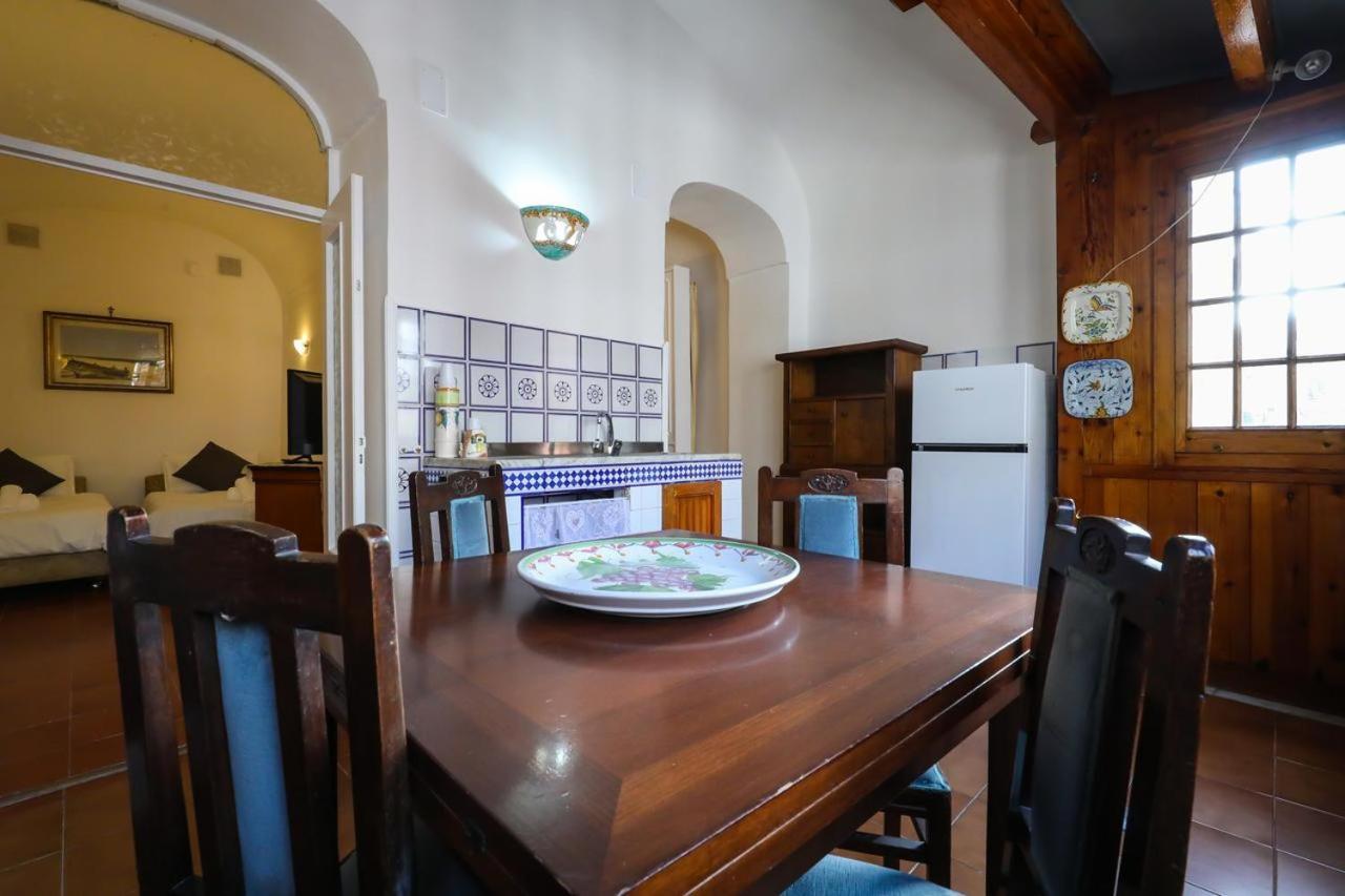Mams House * Naples
